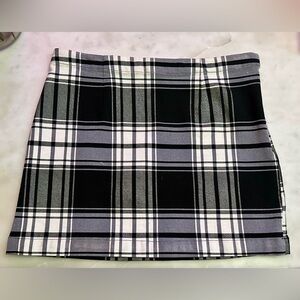 Urban Outfitters Black and White Plaid Mini Skirt EUC